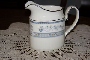 Royal-Doulton-Woodland-H5143-Creamer-Pitcher-Superior-condition