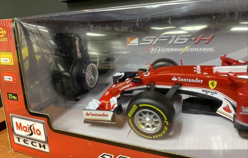 Maisto Radiocomando Scala 1/14 Ferrari F1 SF16-H RC Auto Kimi Raikkonen Iceman - Foto 10 di 11