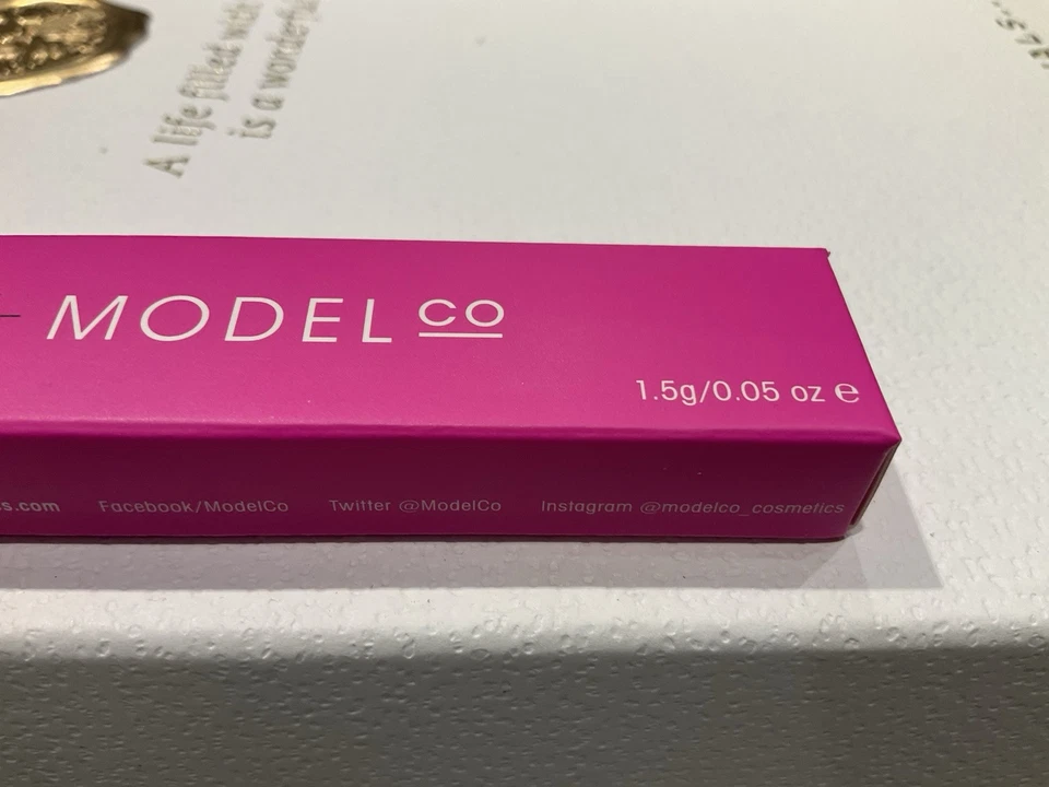 💕 Karl Lagerfeld + ModelCo Lip Liner in Rosewood - New & Boxed 💕 - Image 4 of 4