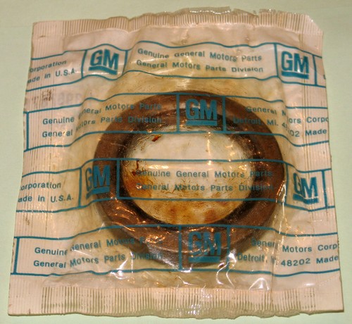 1969-1990 Chevrolet GMC 4WD NOS rear output shaft seal 3967876 - Picture 2 of 2