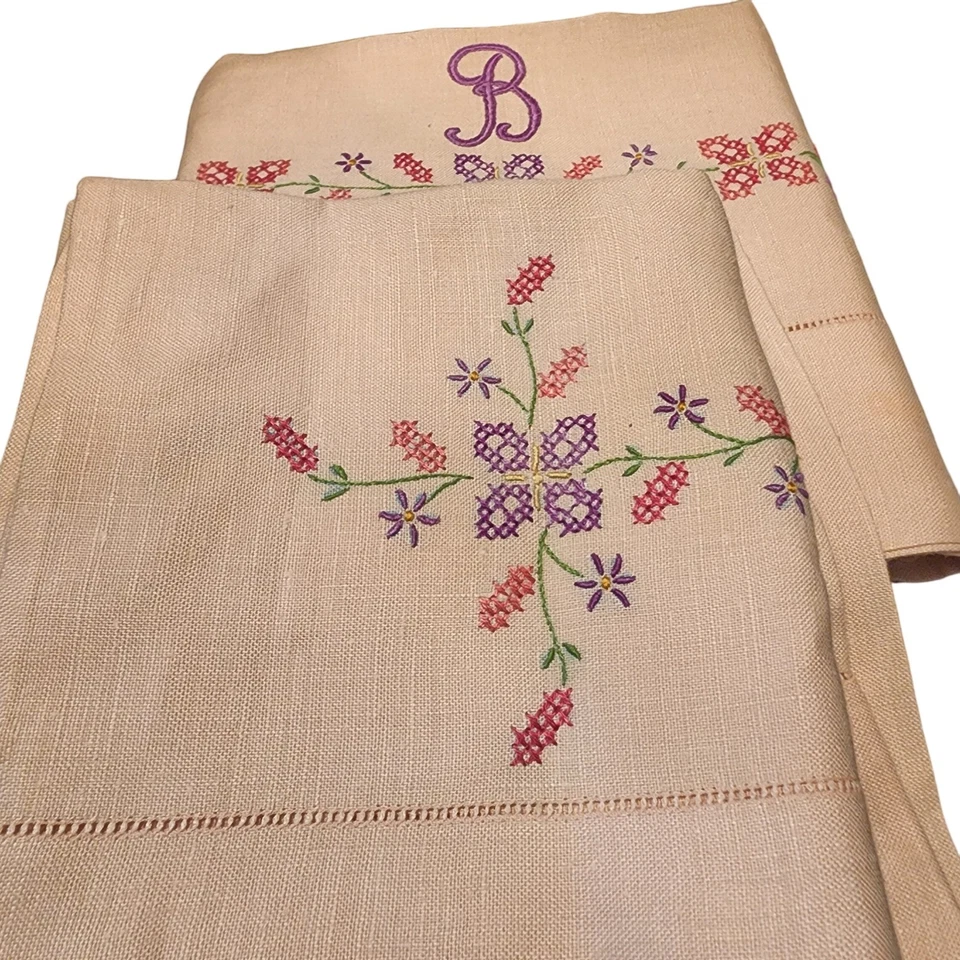 Conjunto de 2 fronhas florais vintage bordadas de linho monograma B - Imagem 2 de 4