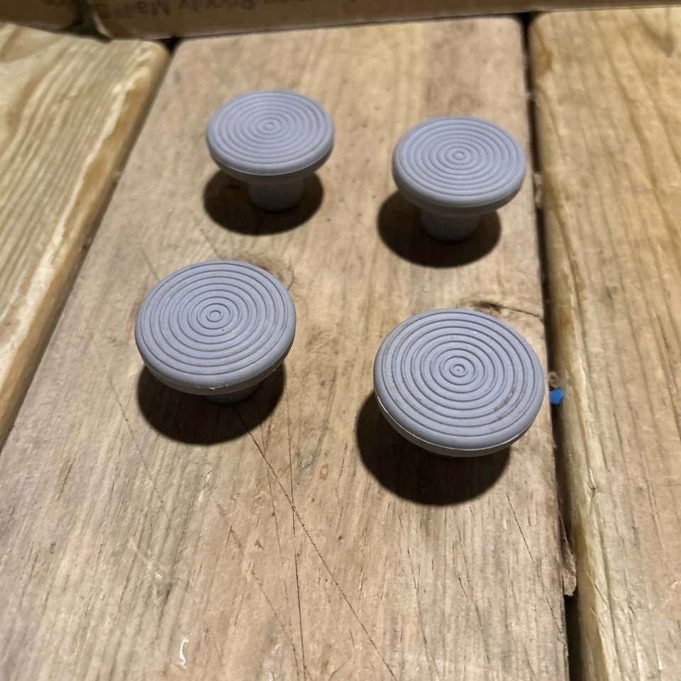 4 licuadoras Black & Decker 40 42 oz 5 tazas BL650 pies de goma grises Foto 2 de 2