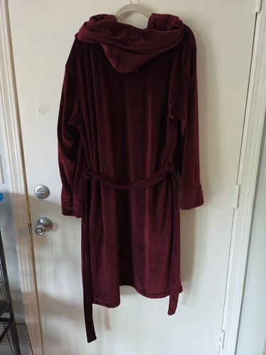 Wysteria Lane Plush Soft Hooded Bath Robe Plum Burgundy Belted Pockets Stretch  - Picture 10 of 11