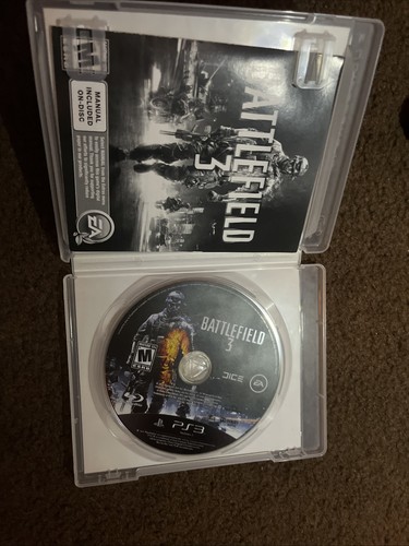 Bundle PS3 pre testato con 3 controller e 7 giochi tutti i cavi inclusi... - Foto 9 di 10