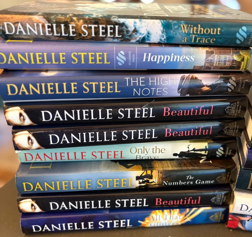 Danielle Steel Hardcover Books – YOU CHOOSE - Decorative Romance Fiction Novel Foto 3 de 4