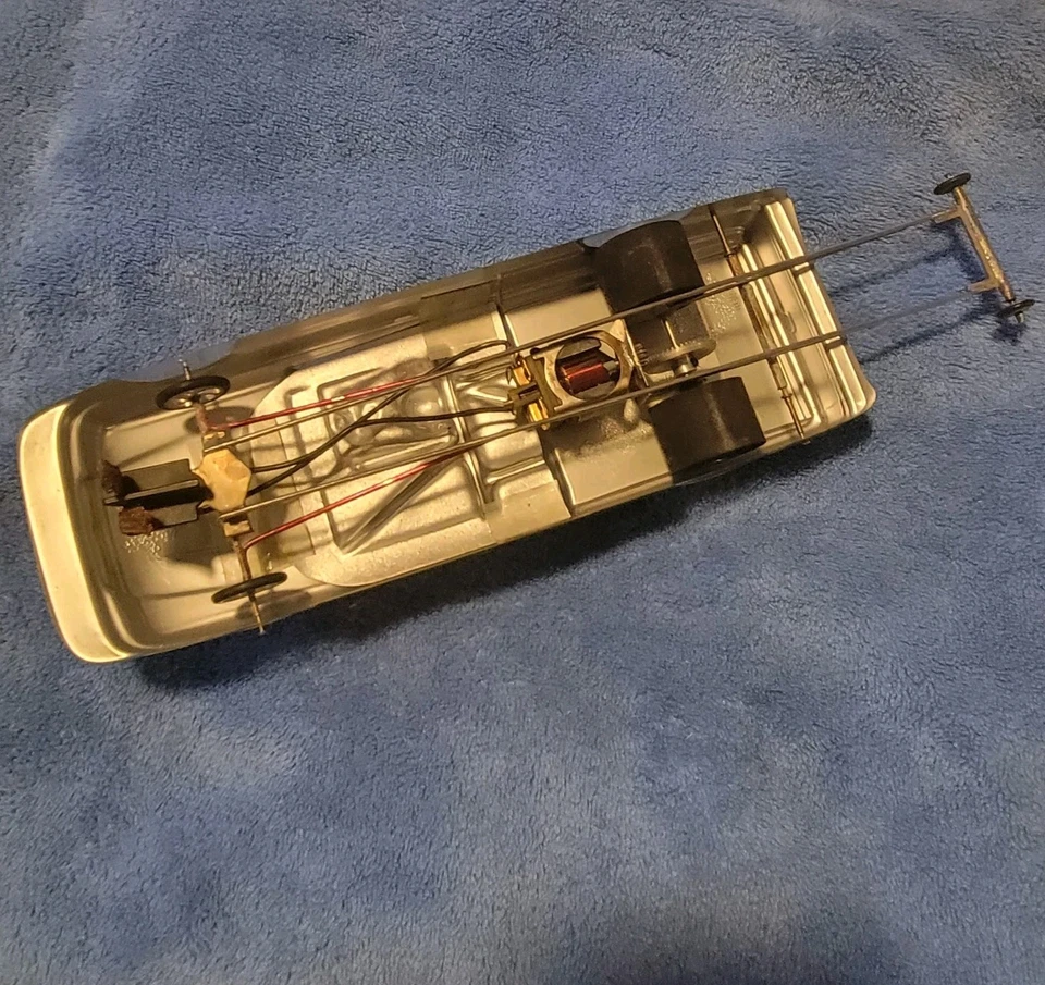 Us ARMY 1/24 Slot Car With Koford Drag Motor. - Image 2 of 4