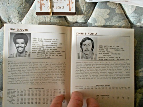 1973-74 DETROIT PISTONS MEDIA GUIDE Yearbook 1974 BOB LANIER DAVE BING Program - Picture 7 of 12