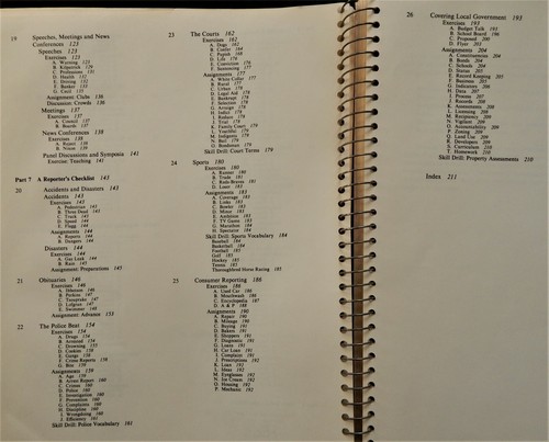 Journalism Workbook News Reporting and Writing 2E Mencher 1981 TV radio newpaper - Picture 7 of 11