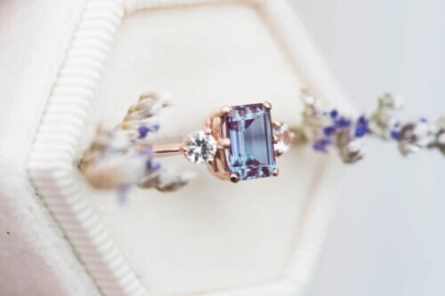 14K Yellow Gold Alexandrite & Sapphire Three Gemstone Engagement Wedding Ring - Picture 5 of 6