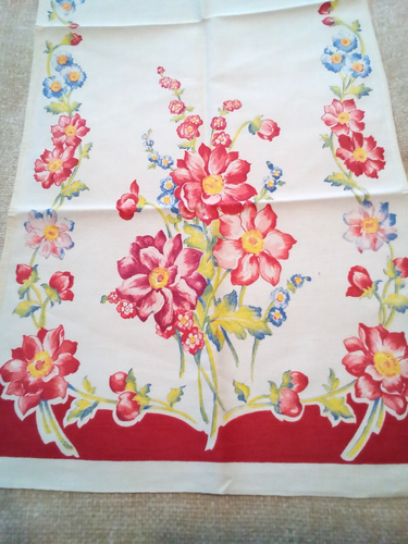 Bufanda de corredor/vestidor vintage floral roja, 15"x36" - Imagen 3 de 4