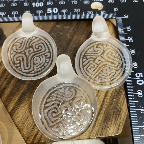 Blown Borosilicate Glass / Sandblasted Geometric Pattern Pendant Handcrafted - Picture 5 of 5