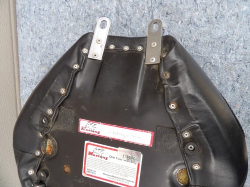 Mustang Wide Vintage Classic solo seat Harley FLH touring Glide 1997-2007 #75549 - Picture 19 of 24