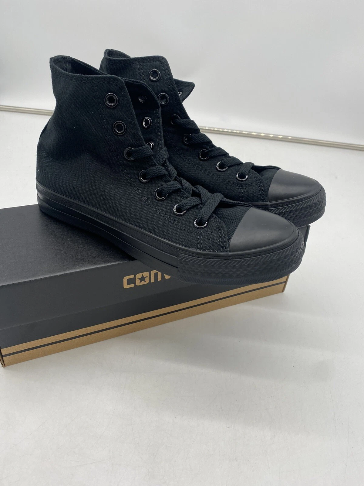 Converse Chuck Taylor All Star High nere nel Regno Unito 3 nuove di zecca