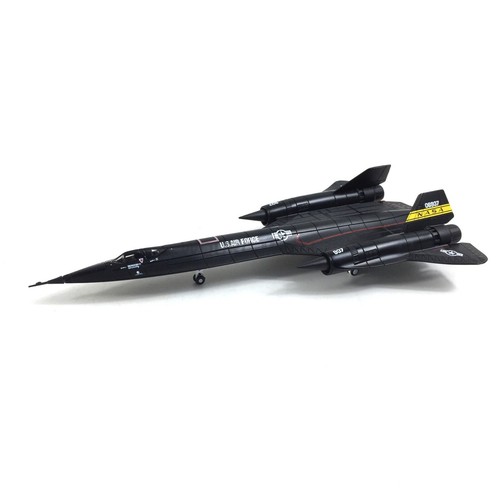 New 1:144 Scale US SR-71 Blackbird Reconnaissance Aircraft Metal + Plastic Model - Bild 8 von 17