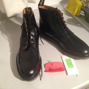 solovair black derby boot