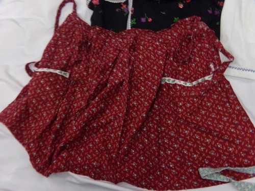 Lot of 7 Vintage Handmade Womens Kitchen Half Aprons Ruffles, Lace, Pockets, Tie - Picture 6 of 8