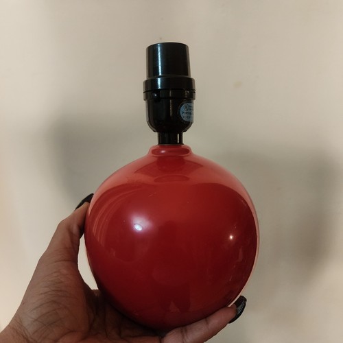 VTG Pair MCM 1960s 70s Red Ceramic Ball/Orb Round Table Lamp, Boudoir Lamp - Picture 8 of 8