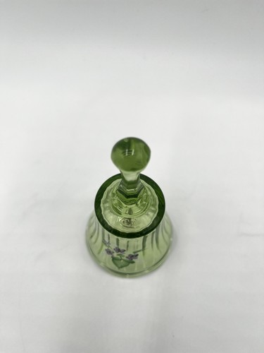 Fenton Green Art Glas bemalte Glocke signiert ein Slack Blumenmuster lila Blumen Vintage - Bild 9 von 10