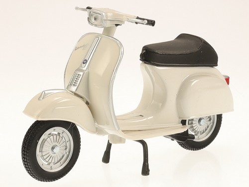 Vespa 50 Special white Scooter model Maisto 1/18 - Picture 1 of 4