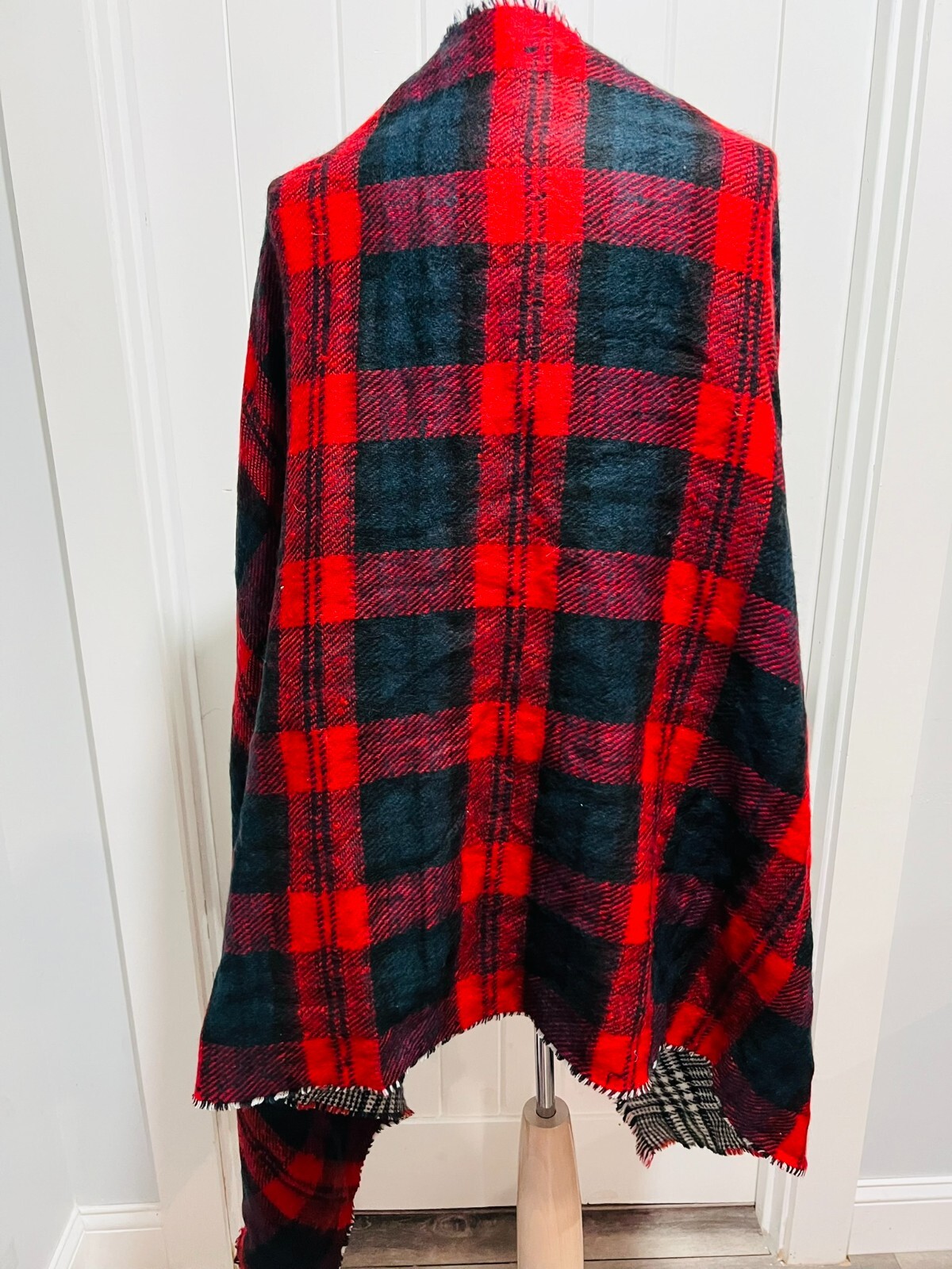 Reversible Plaid Checkered Pattern Scarf Shawl Wr… - image 3