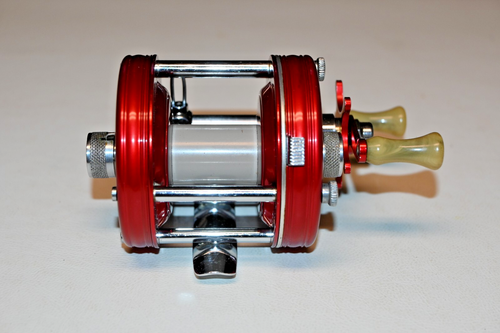 Vintage Garcia Ambassadeur 5000 Red 4 Screw Grey Spool Reel Combo in Box - Picture 4 of 15