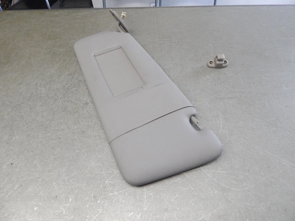 PARASOL BMW E32 735i 740iL 740i 750iL 735iL GRIS - IZQUIERDO  Foto 3 de 4