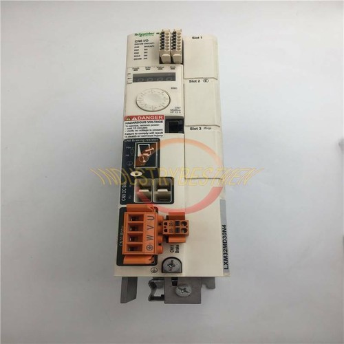 Servoazionamento LXM32MD30N4 USATO 1pz - Foto 2 di 9