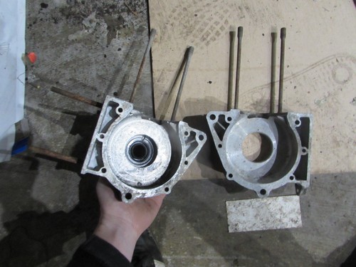 AJS STORMER CRANKCASE SET PAIR *3 A250402A-2680 250 370 410 - Picture 3 of 15