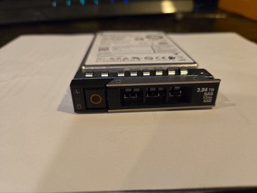 YW17N DELL 3.84TB Read Intensive SAS 12Gb/s 512e 2.5'' SAS SSD WUSTR1538ASS200 - Afbeelding 2 van 4