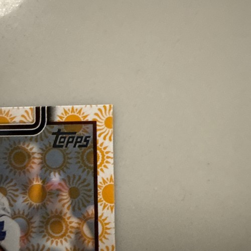 2025 Topps Series 2 - Seiya Suzuki - Sun Parallel #457 - Picture 5 of 10