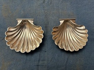 Pair sterling silver Peter Guille footed shell dishes 1936-1953 no monograms