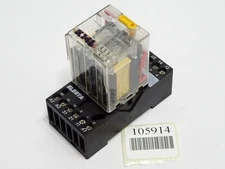 Elesta Socket ZKE118 154380 with Relay SKR115A 147153