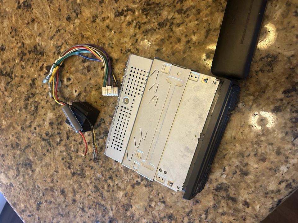 Reproductor de CD/estéreo para coche SONY CDX-5090 buen estado de funcionamiento Foto 4 de 4