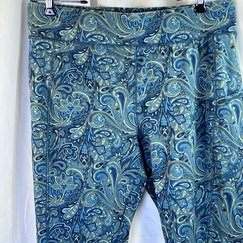 D&Co Active Green Paisley Print Leggings With Pockets Womens Size Medium Petite - Picture 2 of 12