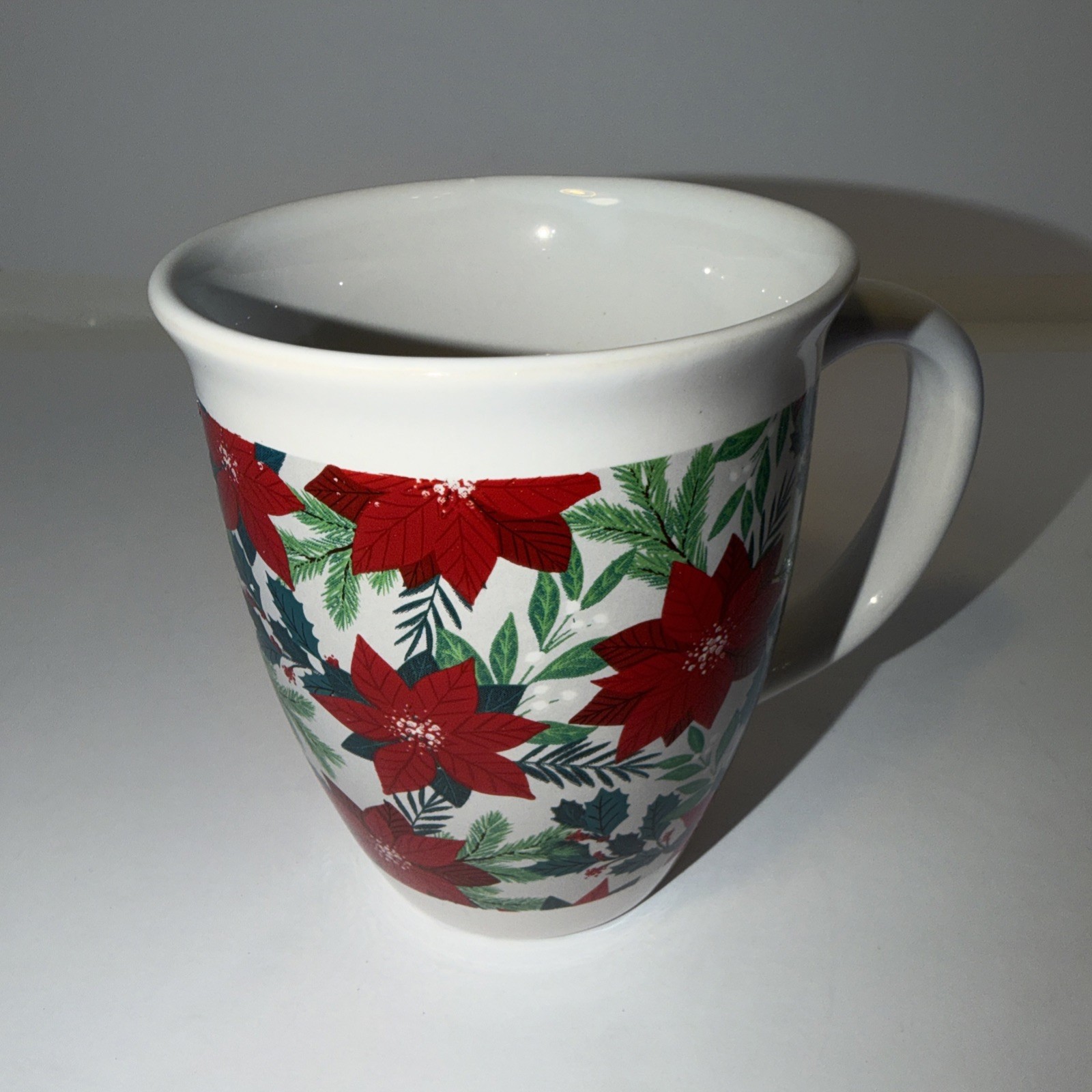 NIB Holiday Mug 14oz Poinsettia Christmas Greenbrier International Royal Norfolk