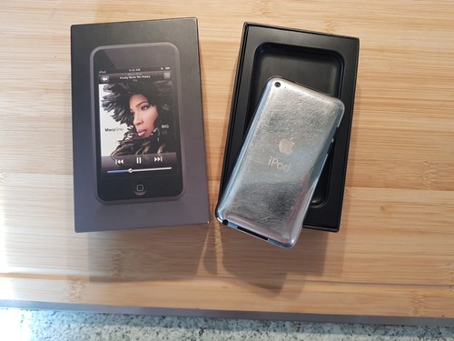 Apple iPod Touch 4th Generation 8GB Silber (MC540FD/A) & Ovp Hefte - Bild 10 von 13