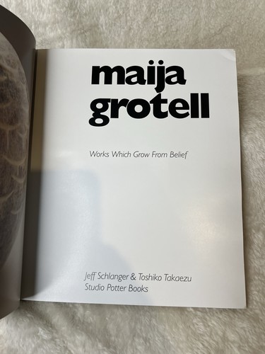 Maija Grotell : Works Which Grow from Belief 1996 Art Monograph Book - Picture 3 of 7