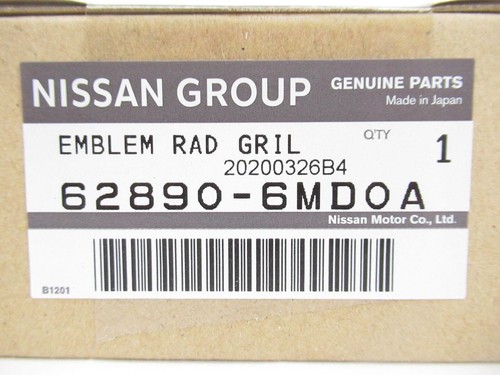 Nissan Rogue Sport Front Grille Emblem Panel 2017 2018 2019 Genuine 628906MD0A - Picture 3 of 4