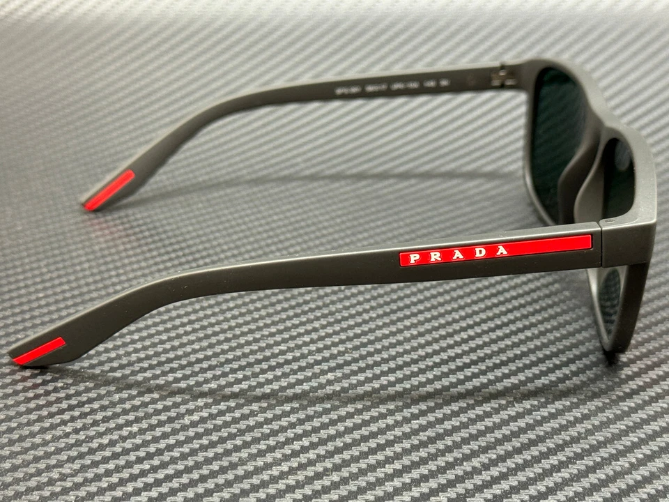 Óculos de sol masculino PRADA LINEA ROSSA PS 06YS UFK10A cinza borracha vermelho espelho 56 mm - Imagem 4 de 4