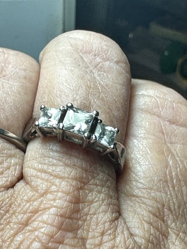 Vintage Silver Tone 3 Rhinestone Engagement Ring, size 8 - Picture 6 of 14