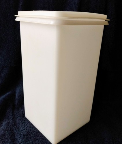 Tupperware Cracker Keeper 1314-4 Container 10"x5" Tall Square With Lid 1315-7 - Picture 3 of 10