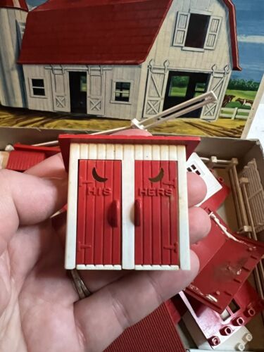 Vintage Bachmann Plasticville O S Scale White/ Red Barn w/Outhouse Silo - Picture 11 of 13