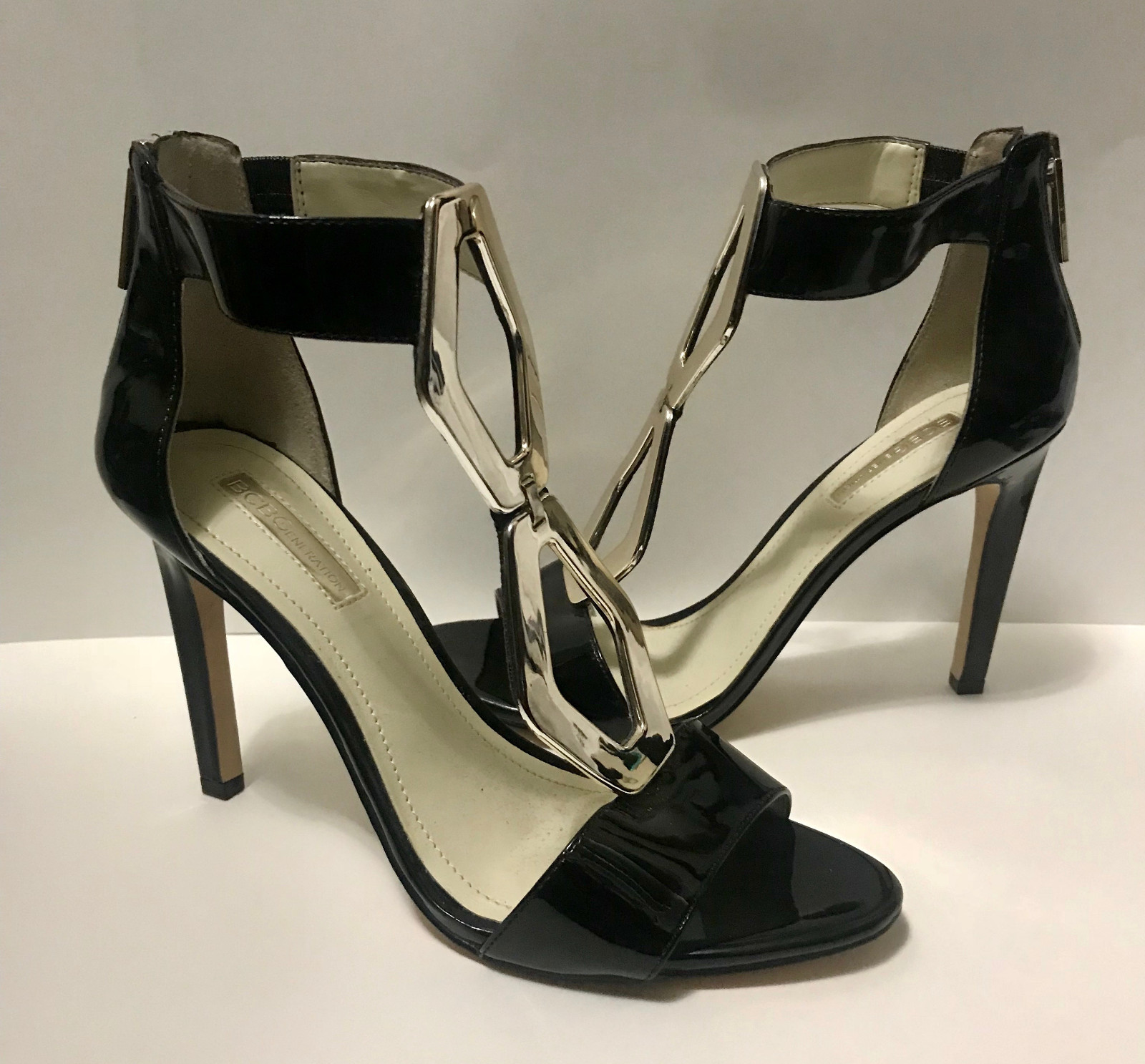 Bcbgeneration negro con detalles plateados Zapatos De Taco Cremallera Hasta Bcbgeneration Bcbgeneration Bcbgeneration negro con detalles plateados Zapatos De Taco Cremallera Hasta 70% de descuento
