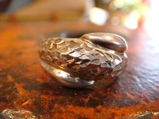 VINTAGE STERLING SILVER HAND HAMMERED BAND RING SIZE 6.75