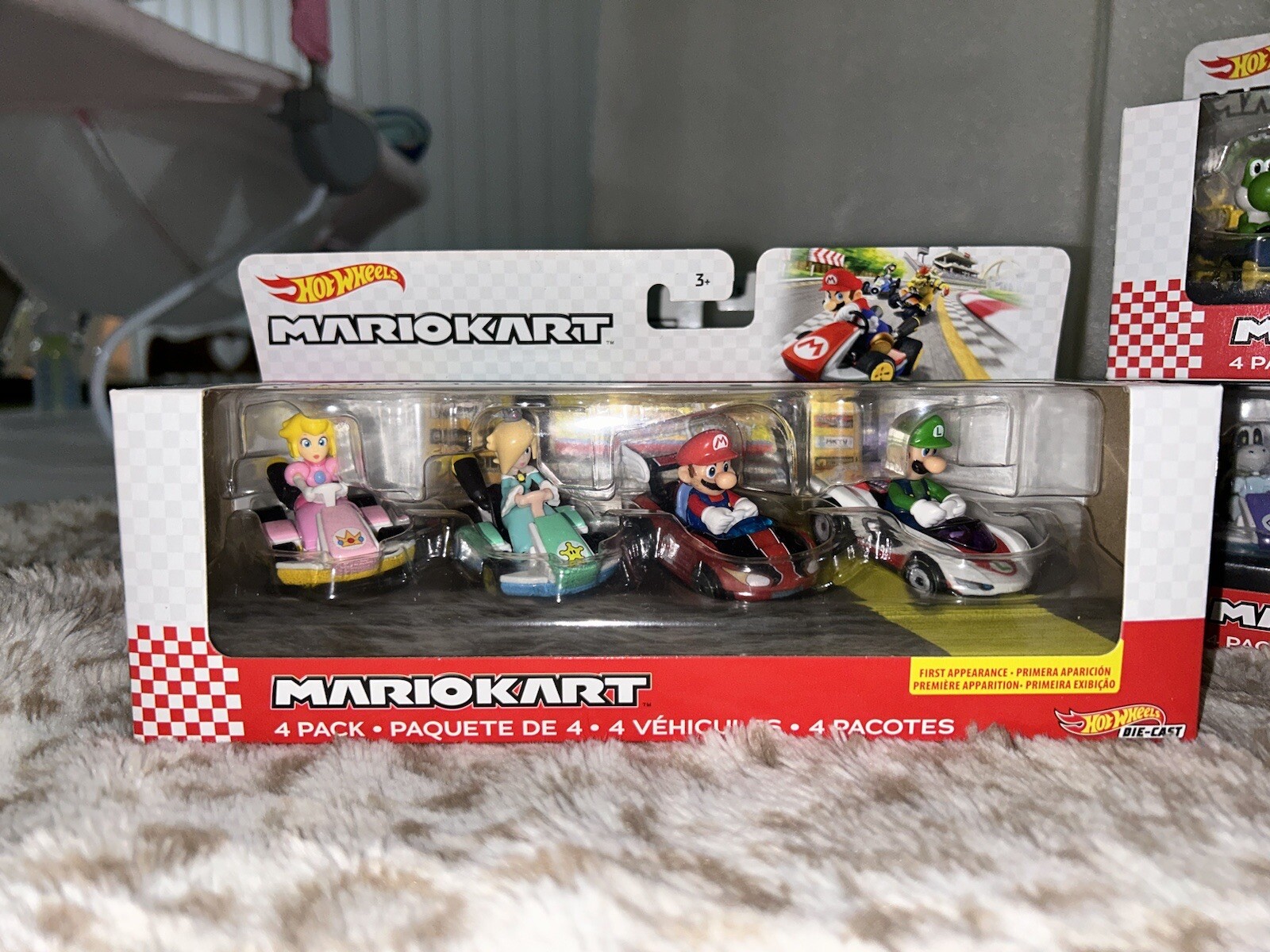 Hot Wheels Mario Kart Vehicle 4-Pack, Set of 4 Fan-Favorite Characters  Includes 1 Exclusive Model, Collectible Gift for Kids & Fans Ages 3 Years  Old 