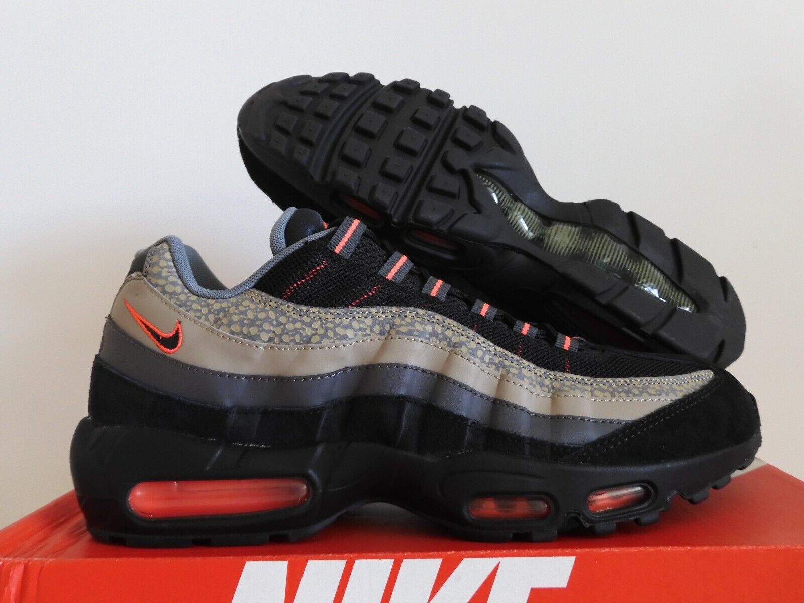 NIKE AIR MAX 95 PREMIUM