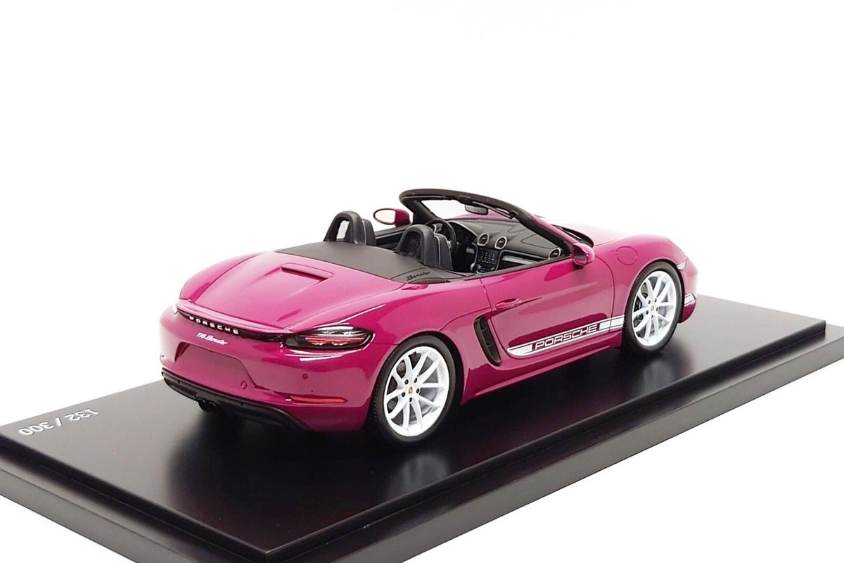 Spark 1:18 Porsche 718 Boxster Style Edition (982) in Ruby Star