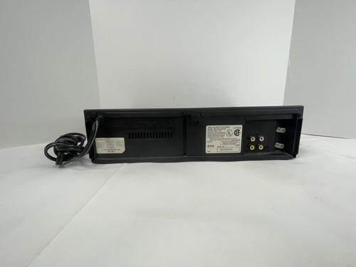 MAGNAVOX VRT222AT22 Lettore VHS VCR HQ Recorder 4 teste, senza telecomando testato - Foto 2 di 3
