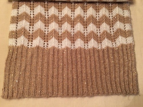 Calvin Klein Tan Brown & Off White Gold Sequin Winter Scarf Chevron Sparkle EUC - Picture 6 of 7