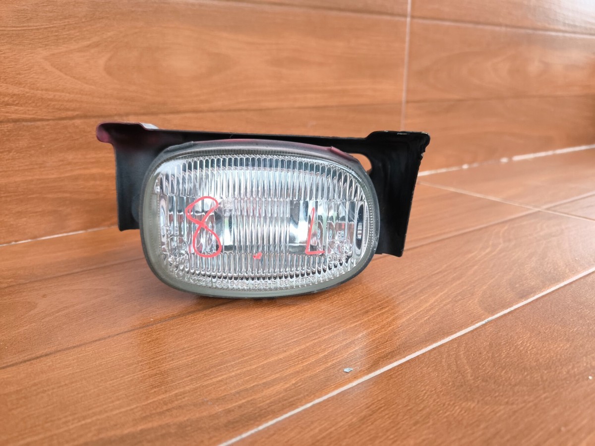 Toyota Celica ST202 ST205 1995 Front bumper fog light lamp